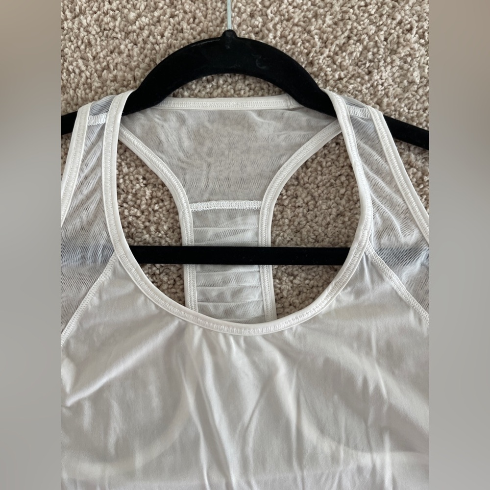 Women's Lululemon White/Mesh Tank - Size 6 - Picture 3 of 5